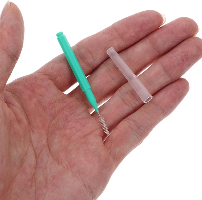 200pcs Green Interdental Brushes for Teeth Cleaning Plastic Gum Toothpick Brush Set with Angled Floss Sticks Portable Oral Cleaner for Travel and Orthodontic Use