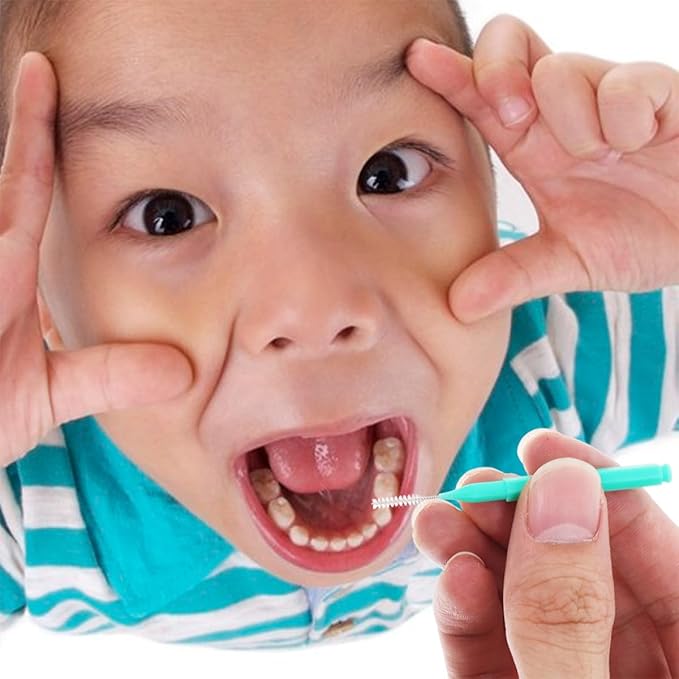 200pcs Green Interdental Brushes Oral Cleaning Tooth Flossing Brushes Portable Floss Picks for Braces and Travel Dental Hygiene Tool