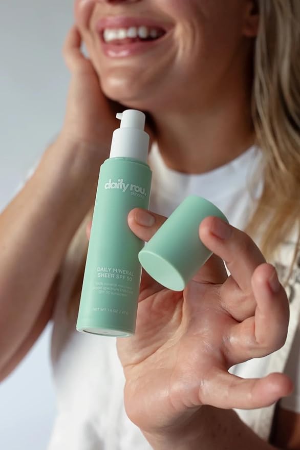 DailyRou Daily Mineral Skincare – Hydrating &amp Brightening Face Sunscreen for Men &amp Women – Lightweight Non-Greasy Formula for Healthy Smooth Glowing Skin (Sheer)
