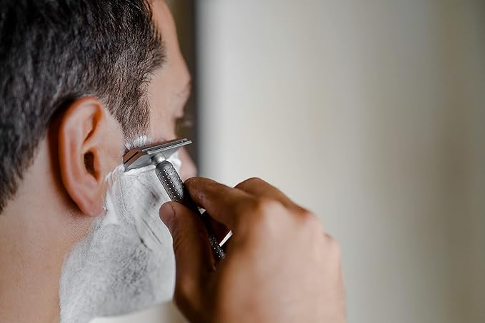 Masamune Double Edge Safety Razor for Men Single Blade Razor Stainless Steel Ergonomic Handle Closed Comb Design for Smooth Close Shave Eco Friendly Premium Reusable Razor Dark Edition