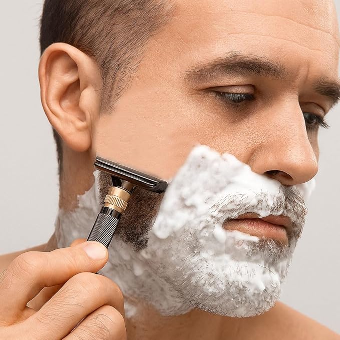 Luxurious and beautifully adjustable double-edged safety razor with 10 platinum-plated stainless steel razor blades reusable razor kit eco-friendly smooth close shave (Glossy Black + Base)