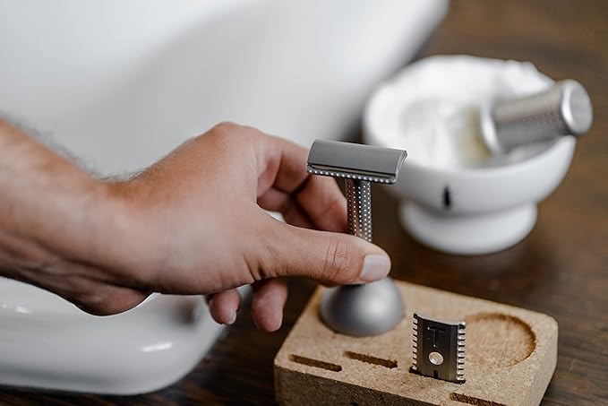Masamune Double Edge Safety Razor for Men Single Blade Razor Stainless Steel Ergonomic Handle Closed Comb Design for Smooth Close Shave Eco Friendly Premium Reusable Razor Dark Edition