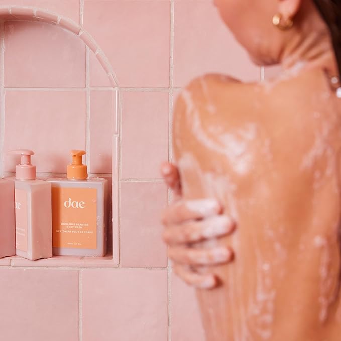 DAE Signature Beaming Body Wash - Softens Nourishes &amp Locks in Moisture (10 oz)