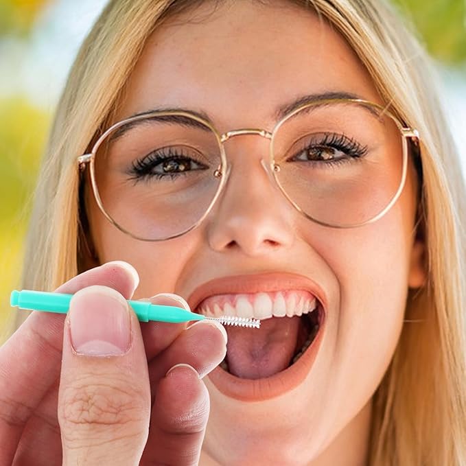 CLISPEED 100pcs Green Interdental Brushes Toothpick Teeth Cleaner Tool Oral Floss Brush for Braces and Gum Care Dental Cleaner Portable Oral Cleaning