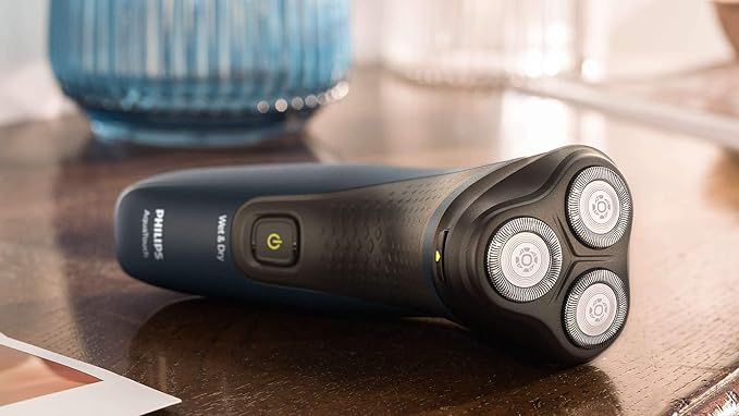 Philips Norelco Shaver Series 1000 Wet or Dry Electric Shaver ComfortCut Blades 3-Directional Flex Heads One-Touch Open 40 Minutes of Cordless Shaving from an 8-Hour Charge
