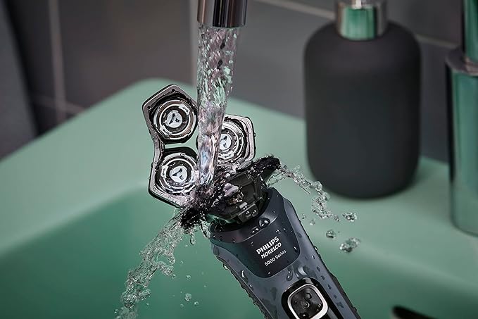 Philips Norelco Shaver 5400 Rechargeable Wet &amp Dry Shaver with Pop-Up Trimmer S5880/81