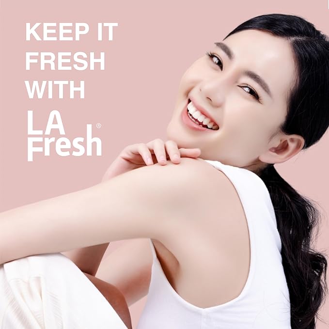 LA Fresh Feminine Wipes with Aloe Vera Chamomile Extract Cucumber and Vitamin E - Pack of 200ct Wipes for Women