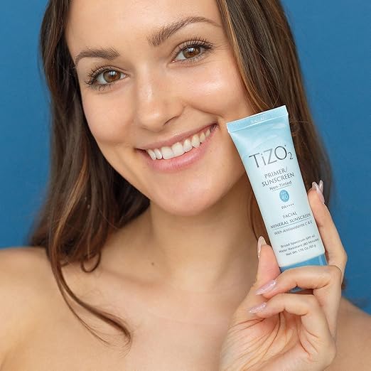 TiZO2 Facial Mineral Sunscreen and Primer Non-tinted Broad Spectrum SPF 40 with Antioxidants Sheer matte finish Fragrance-Free Oil-Free Dermatologist-recommended PA++++ 1.75 oz