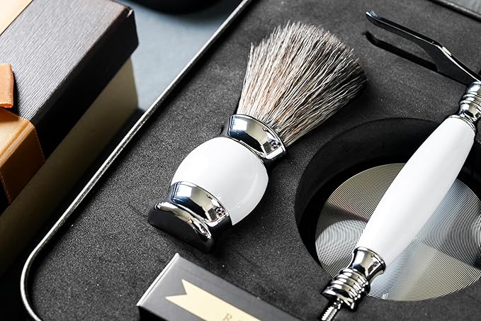 FREED Customized gifts Engraving Luxury Men's 5-Blade Razor set Aluminum Alloy Material incloud 4 Bladesrazor standrazor brushIt's the best gift for men (Pearl White)