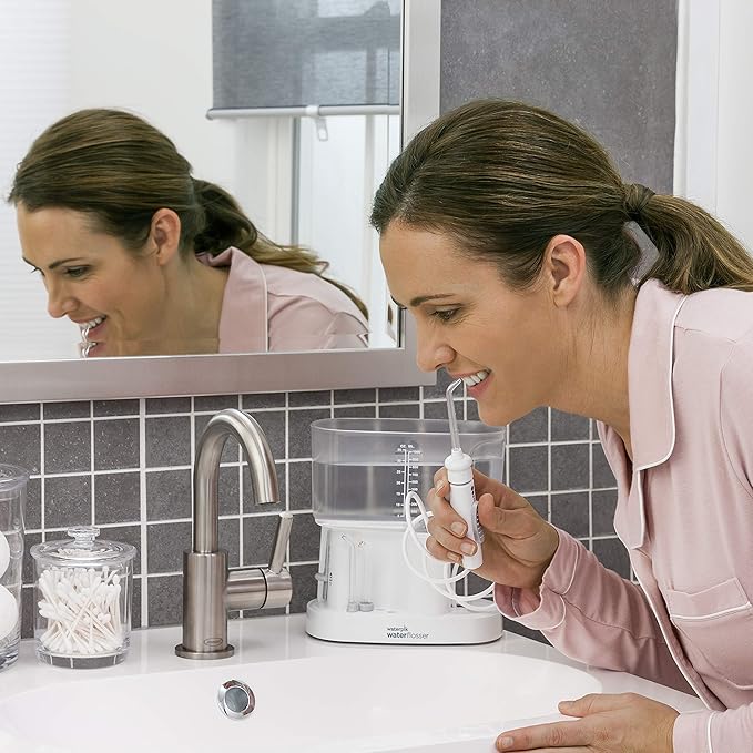 Waterpik Water Flosser Classic WP 72 and Aquarius WP-660 with 10 Pressure Settings 7 Tips